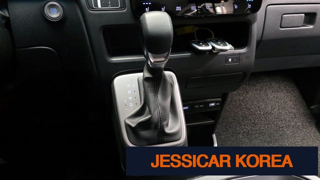 2023 Hyundai Staria - Thumbnail 11