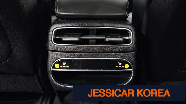 2021 Genesis GV70 - Thumbnail 10