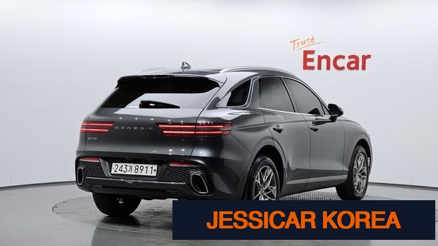 2021 Genesis GV70 - Thumbnail 16