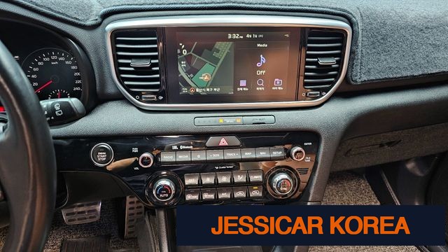 2020 Kia Sportage the bold - Thumbnail 17