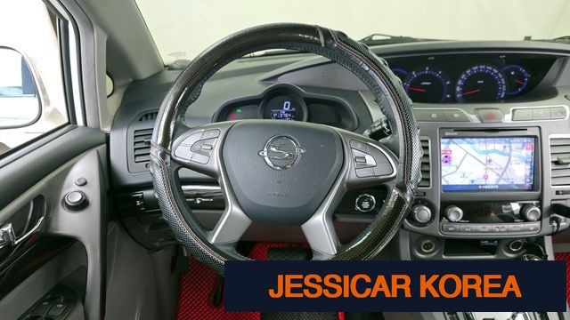 2016 KG Mobility Korando Turismo - Thumbnail 8