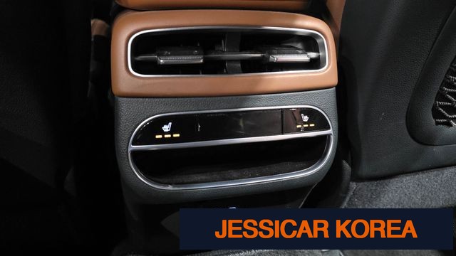 2021 Genesis GV70 - Thumbnail 9