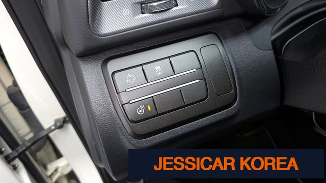 2017 KG Mobility Tivoli - Thumbnail 2