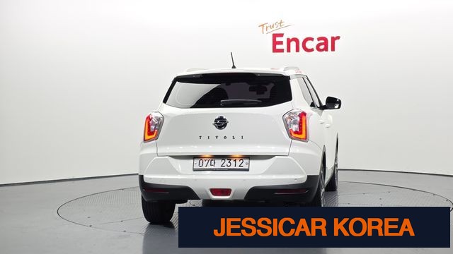 2017 KG Mobility Tivoli - Thumbnail 3