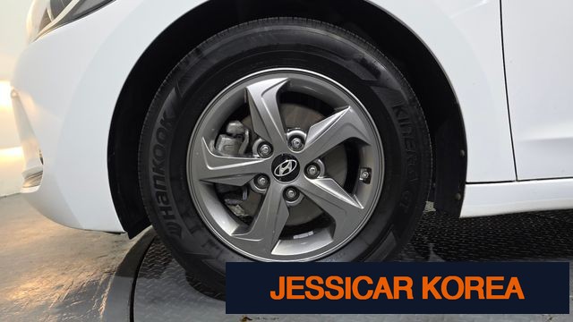 2017 Hyundai Avante AD - Thumbnail 18