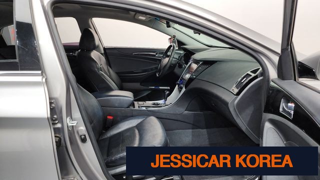 2011 Hyundai YF Sonata - Thumbnail 5