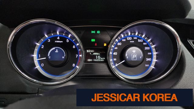 2011 Hyundai YF Sonata - Thumbnail 6