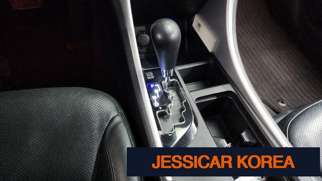 2011 Hyundai YF Sonata - Thumbnail 11