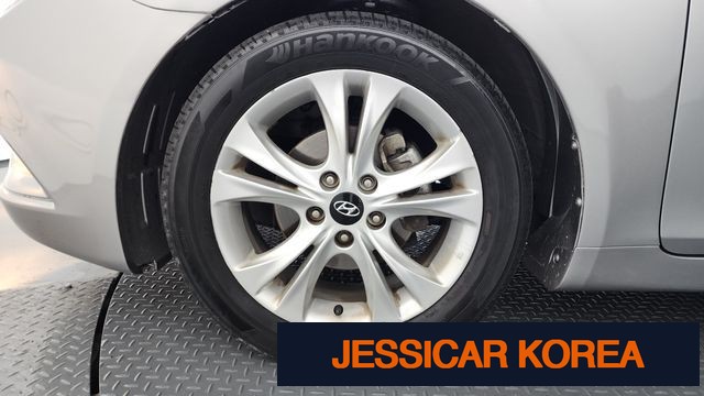 2011 Hyundai YF Sonata - Thumbnail 14