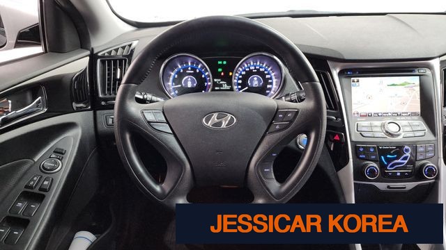2011 Hyundai YF Sonata - Thumbnail 17