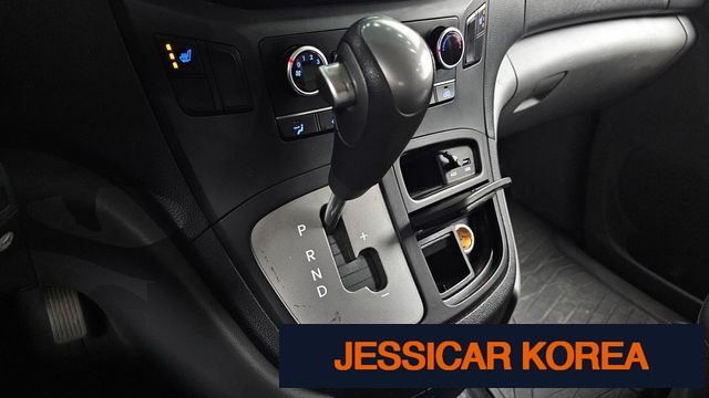 2016 Hyundai Grand Starex - Thumbnail 19