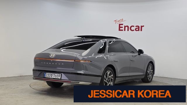 2025 Hyundai Grandeur (GN7) - Thumbnail 2