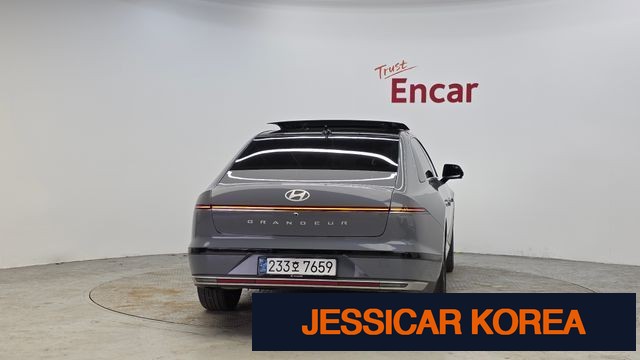 2025 Hyundai Grandeur (GN7) - Thumbnail 3