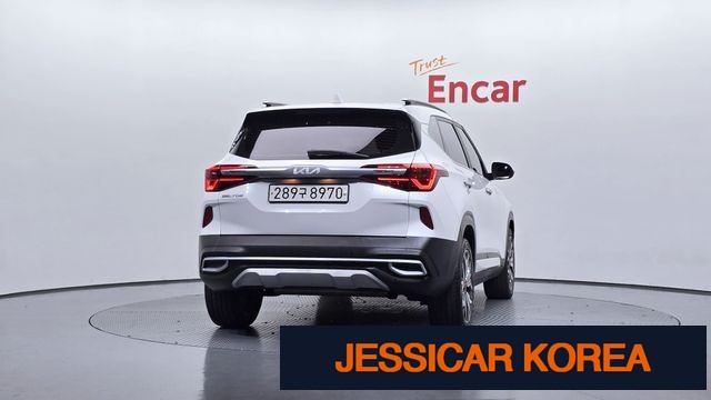2023 Kia Seltos - Thumbnail 3