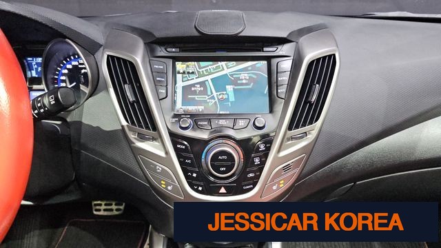 2012 Hyundai Veloster - Thumbnail 3