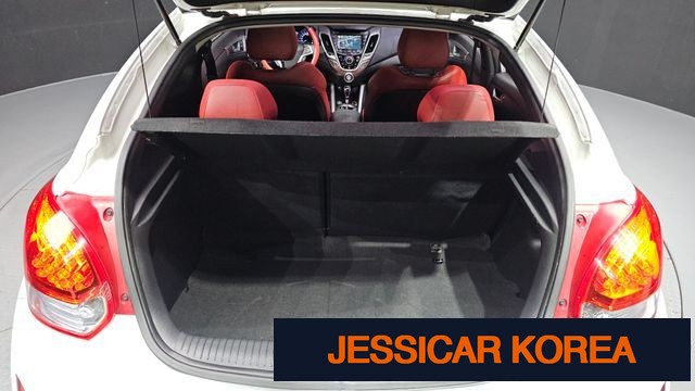 2012 Hyundai Veloster - Thumbnail 11