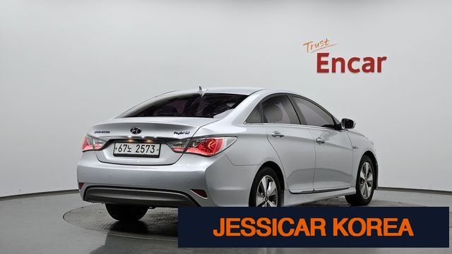 2012 Hyundai sonata hybrid - Thumbnail 2