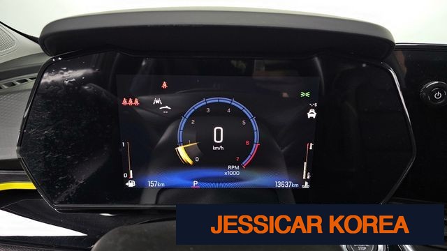 2025 Chevrolet Trax Crossover - Thumbnail 2