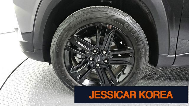 2025 Chevrolet Trax Crossover - Thumbnail 3