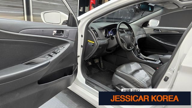 2012 Hyundai sonata hybrid - Thumbnail 7