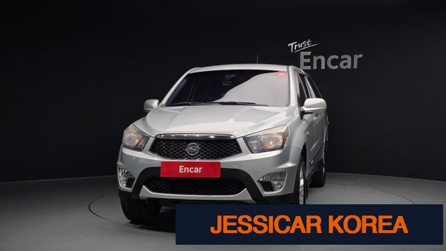2013 KG Mobility Korando Sports - Thumbnail 2