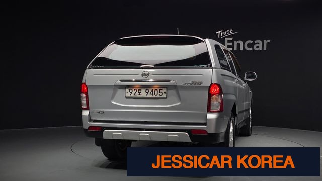 2013 KG Mobility Korando Sports - Thumbnail 4