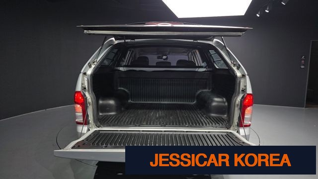 2013 KG Mobility Korando Sports - Thumbnail 9