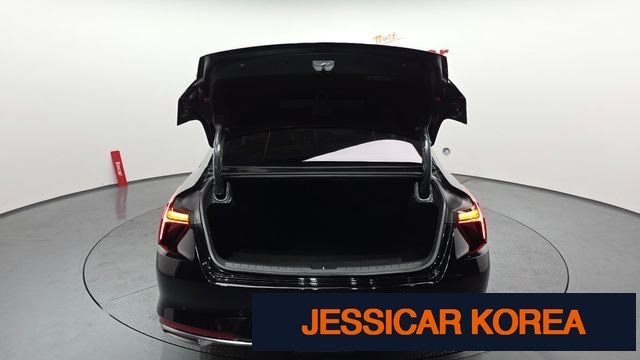 2022 Kia K8 Hybrid - Thumbnail 8