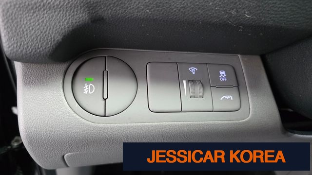 2016 Hyundai Grand Starex - Thumbnail 11