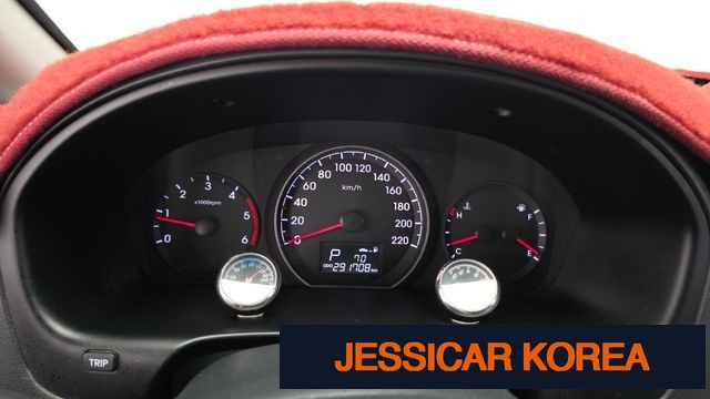 2016 Hyundai Grand Starex - Thumbnail 17