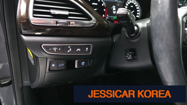 2017 Genesis EQ900 - Thumbnail 15