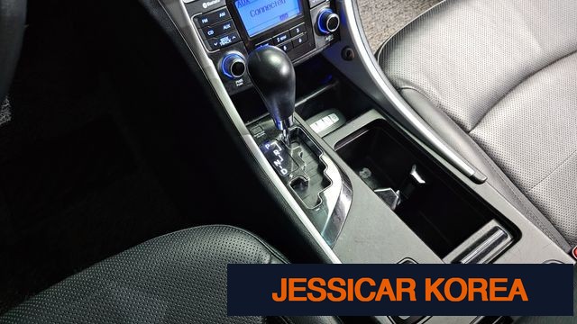 2011 Hyundai YF Sonata - Thumbnail 6