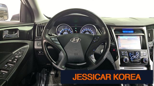 2011 Hyundai YF Sonata - Thumbnail 13