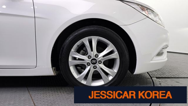 2011 Hyundai YF Sonata - Thumbnail 19