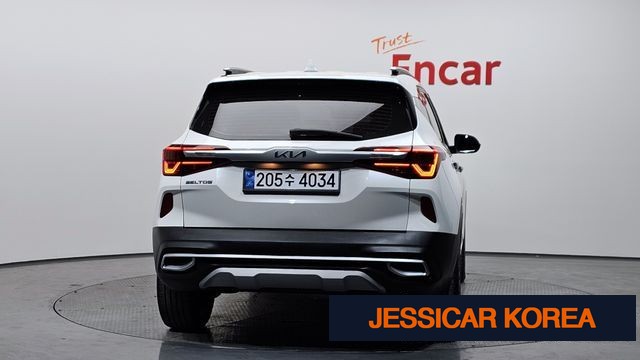 2022 Kia Seltos - Thumbnail 4