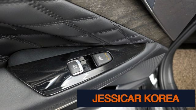 2022 Kia K8 Hybrid - Thumbnail 2
