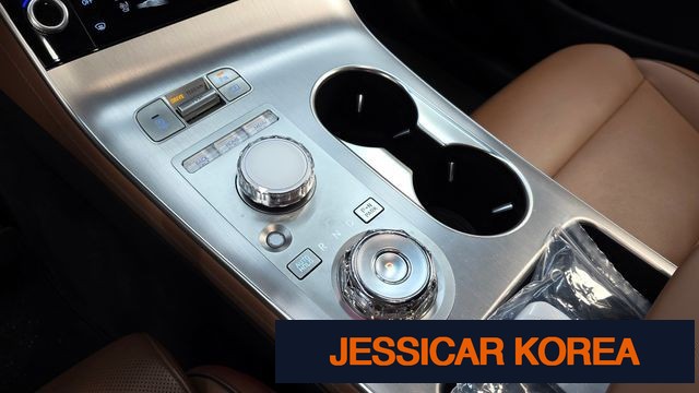 2025 Genesis GV70 - Thumbnail 4