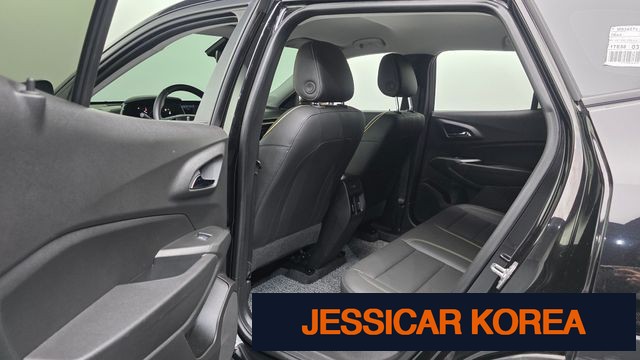 2025 Chevrolet Trax Crossover - Thumbnail 2