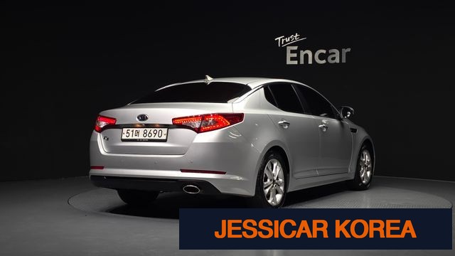 2012 Kia K5 - Thumbnail 9
