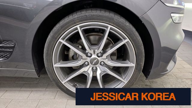 2021 Genesis The New G70 - Thumbnail 8