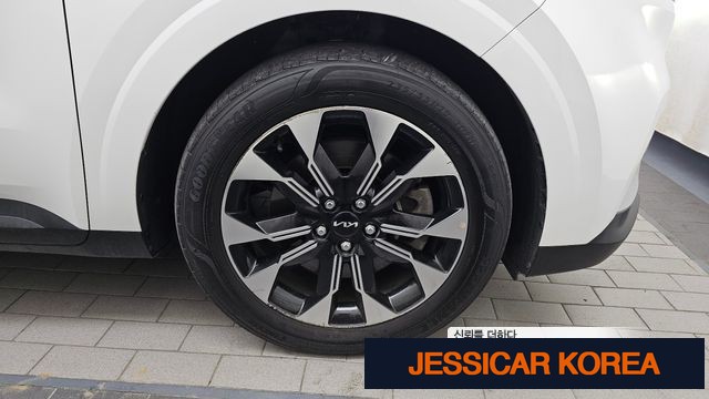 2023 Kia Carnival 4th Gen - Thumbnail 9