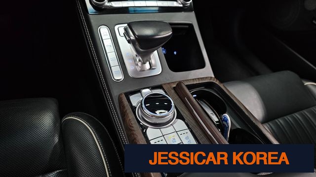 2019 Genesis G90 - Thumbnail 2