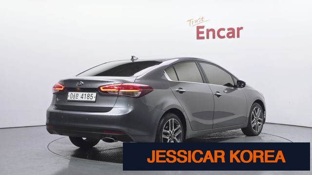 2017 Kia The New K3 - Thumbnail 9