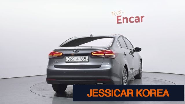 2017 Kia The New K3 - Thumbnail 18