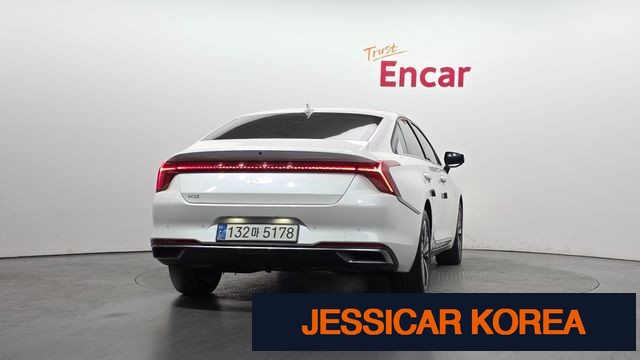 2022 Kia K8 - Thumbnail 9