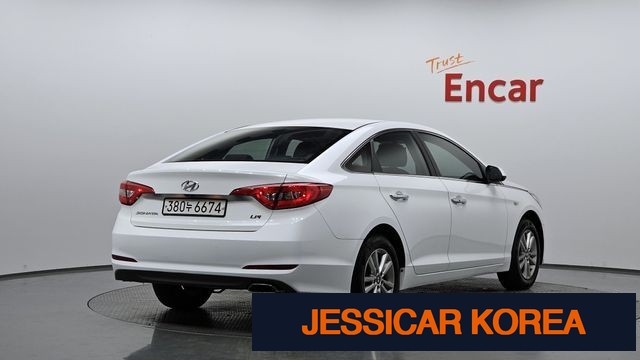 2017 Hyundai LF Sonata - Thumbnail 5