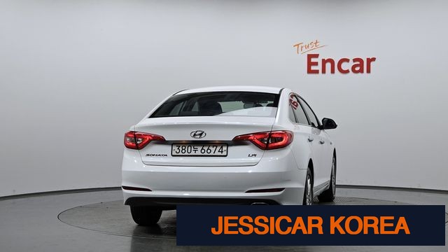 2017 Hyundai LF Sonata - Thumbnail 19