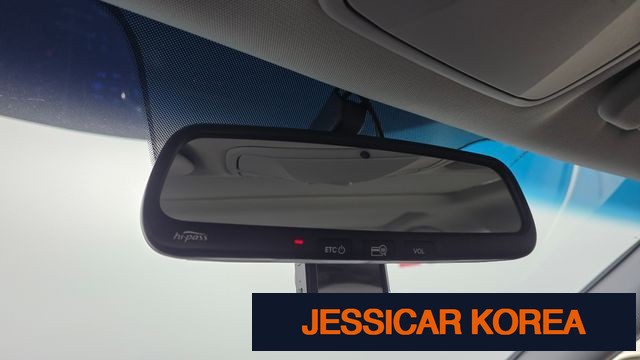 2011 Hyundai YF Sonata - Thumbnail 3
