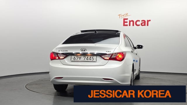2011 Hyundai YF Sonata - Thumbnail 9