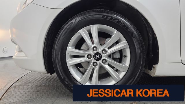 2011 Hyundai YF Sonata - Thumbnail 18